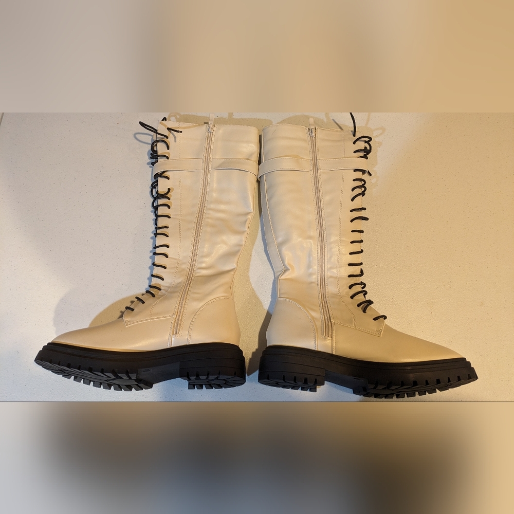 Cream white lace up calf boots 15in wide size 8 NEW